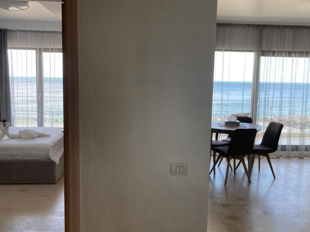 Sarah Morningstar Appartement Năvodari Buitenkant foto